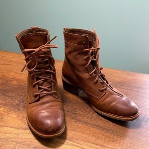 Size 9 Timberland Sutherlin Bay Lace-Up Boots